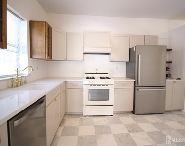 3011 Cypress Court - Photo Thumbnail 6