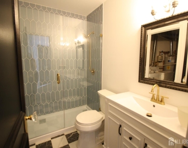 3011 Cypress Court - Photo Thumbnail 5
