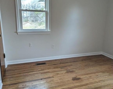 6520 Old Carolina Road - Photo Thumbnail 10