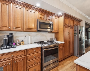 789 S 2nd Street - Photo Thumbnail 8