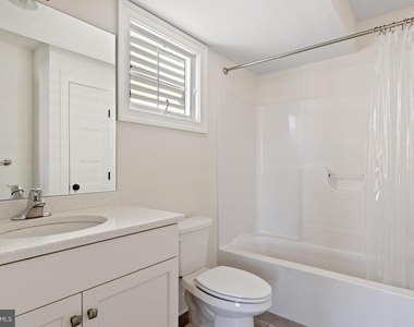 626 D Street - Photo Thumbnail 15