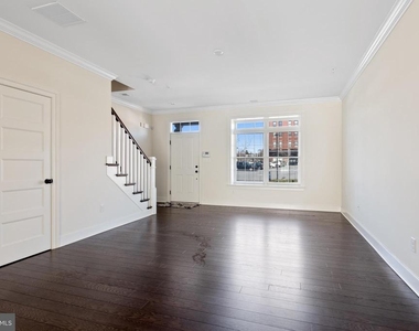 626 D Street - Photo Thumbnail 5