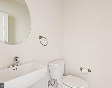 626 D Street - Photo Thumbnail 13