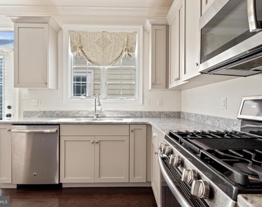 626 D Street - Photo Thumbnail 11
