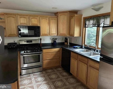 10 Garwin Road - Photo Thumbnail 9