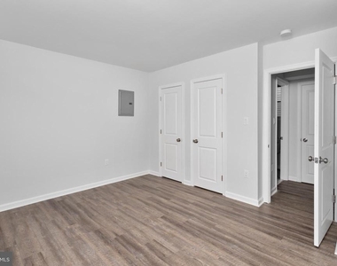 20-1 Florence Tollgate Place - Photo Thumbnail 11