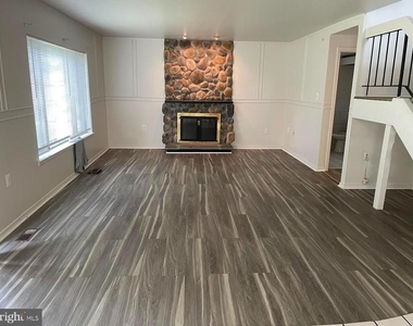 9129 Tulip Grove Road - Photo Thumbnail 4