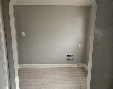 16505 Stansbury Street - Photo Thumbnail 5