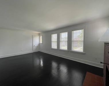 4708 Lakewood Street - Photo Thumbnail 3