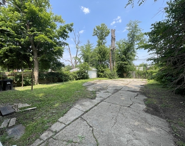 4708 Lakewood Street - Photo Thumbnail 15