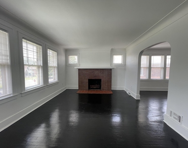 4708 Lakewood Street - Photo Thumbnail 5