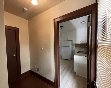 4708 Lakewood Street - Photo Thumbnail 14