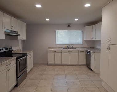 1510 Gordon St St - Photo Thumbnail 4