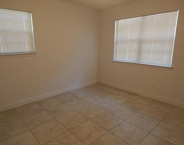 1510 Gordon St St - Photo Thumbnail 12