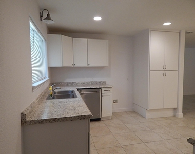 1510 Gordon St St - Photo Thumbnail 10