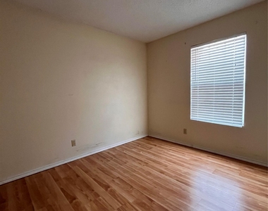 433 Sailmaster St - Photo Thumbnail 8