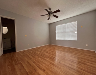 433 Sailmaster St - Photo Thumbnail 5