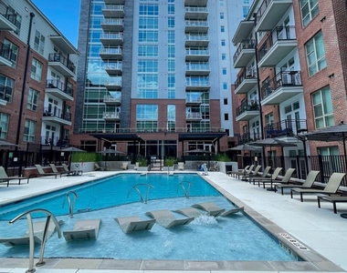 511 S Mangum Street - Photo Thumbnail 1