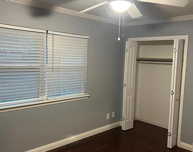 6902 Colony Park Dr - Photo Thumbnail 9