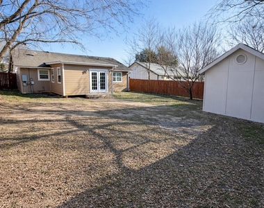 6902 Colony Park Dr - Photo Thumbnail 19