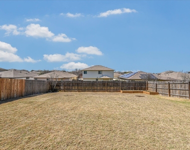 725 Pinnacle Dr - Photo Thumbnail 17