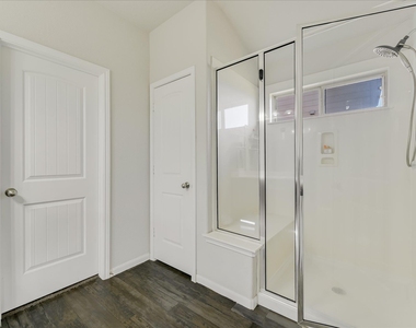 725 Pinnacle Dr - Photo Thumbnail 12