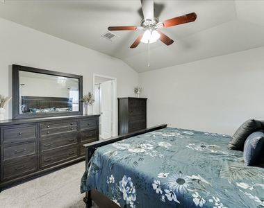 725 Pinnacle Dr - Photo Thumbnail 9