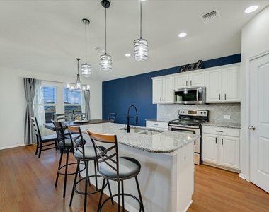 725 Pinnacle Dr - Photo Thumbnail 5