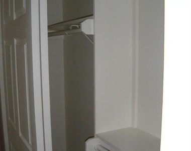 915 W 23rd St - Photo Thumbnail 7