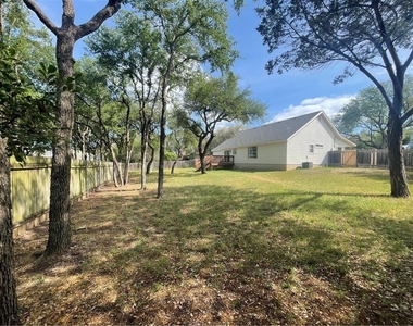 104 Cowal Dr S - Photo Thumbnail 19