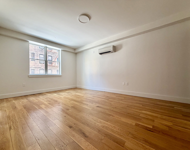 1543 East 19th Street - Photo Thumbnail 3
