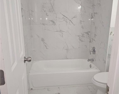 480 Paul Street - Photo Thumbnail 7