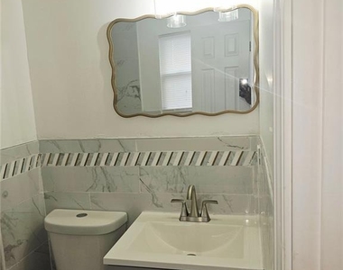 480 Paul Street - Photo Thumbnail 8