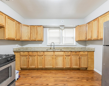 7637 S Essex Avenue - Photo Thumbnail 8