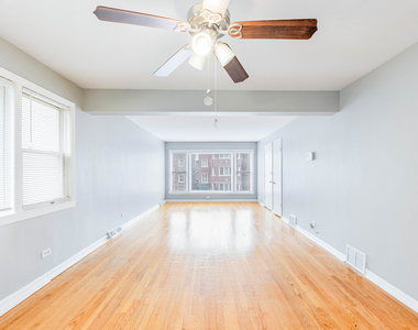 7637 S Essex Avenue - Photo Thumbnail 4