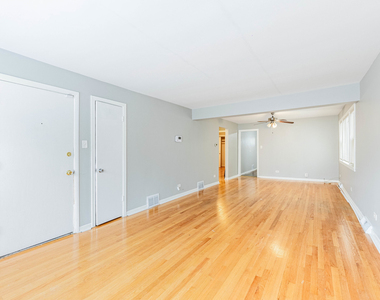 7637 S Essex Avenue - Photo Thumbnail 3