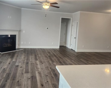 1117 Sunny Vally Lane - Photo Thumbnail 9