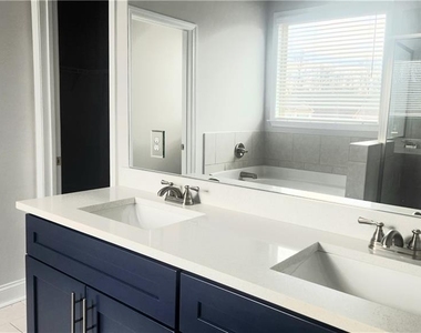 1117 Sunny Vally Lane - Photo Thumbnail 7