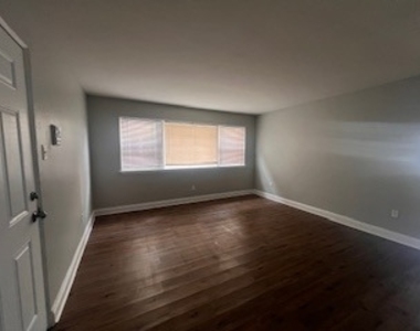 2254 W Garfield Boulevard - Photo Thumbnail 2