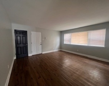 2254 W Garfield Boulevard - Photo Thumbnail 1