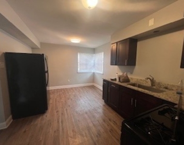2254 W Garfield Boulevard - Photo Thumbnail 4