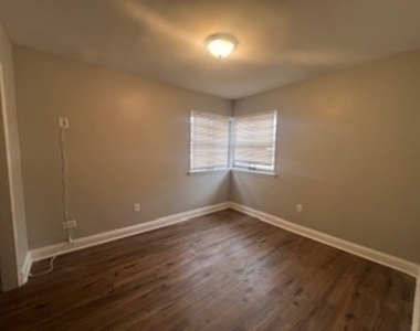 2254 W Garfield Boulevard - Photo Thumbnail 6