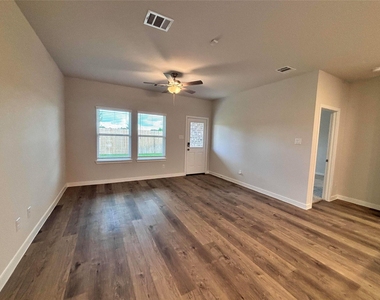 32506 Timber Point Drive - Photo Thumbnail 3
