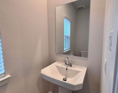 32506 Timber Point Drive - Photo Thumbnail 16