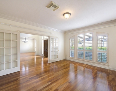 1502 Ashbury Park Lane - Photo Thumbnail 11