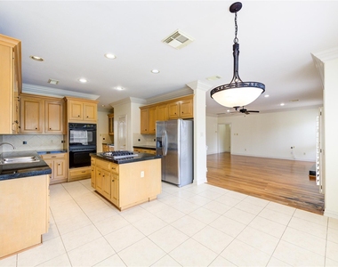 1502 Ashbury Park Lane - Photo Thumbnail 17