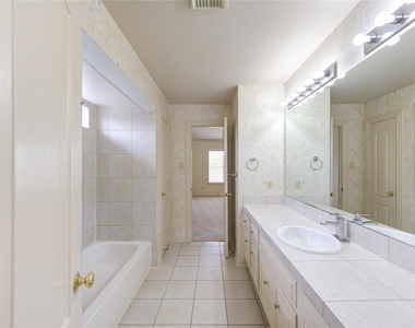 1502 Ashbury Park Lane - Photo Thumbnail 38