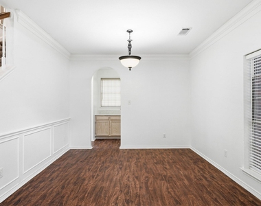 4323 Ringrose Drive - Photo Thumbnail 7