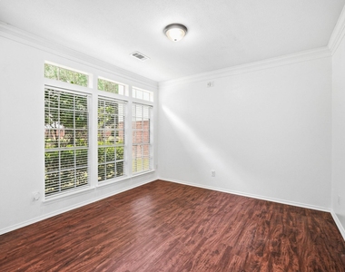 4323 Ringrose Drive - Photo Thumbnail 5