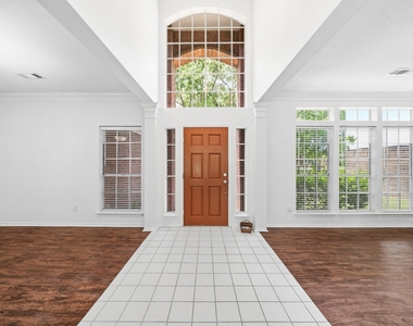 4323 Ringrose Drive - Photo Thumbnail 4